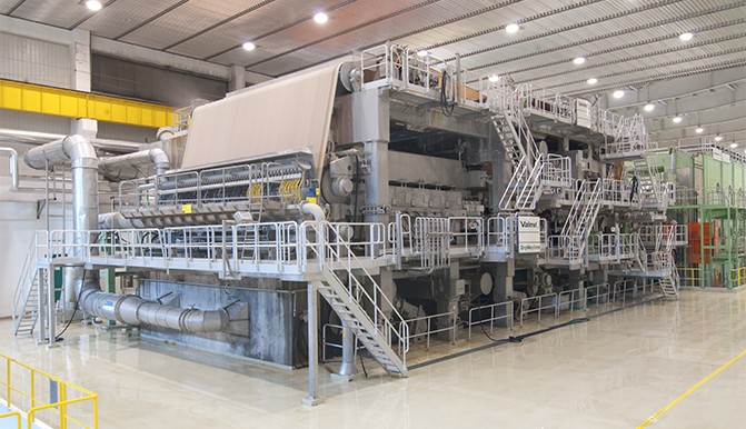 Forming fabric running on the forming section of a paper machine