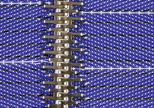 Alligator clipper joint on a mesh belt, available on request