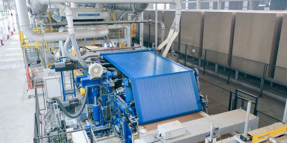 Dieffenbacher-type wood panel production line running board forming