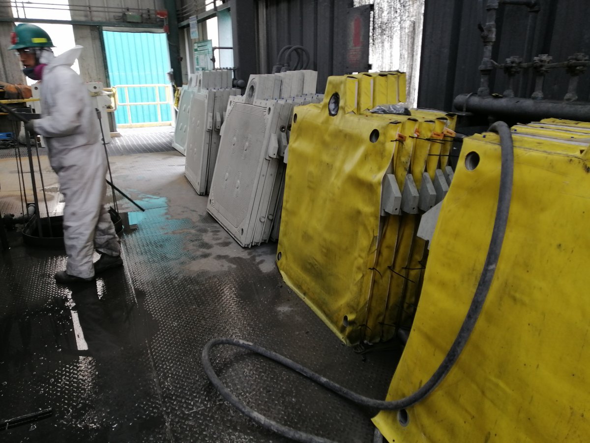 1.5 metre wide press filter cloth in service on a customer press, view 1